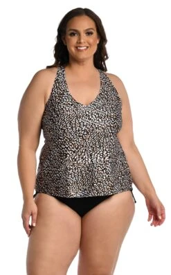 24th & Ocean Wild Instincts Underwire Crossback Tankini Top